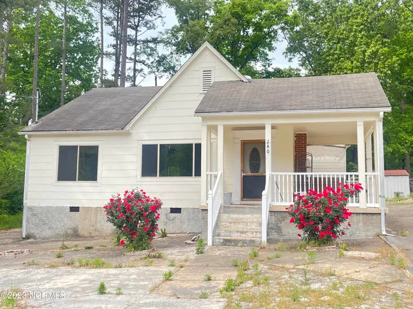 240 E Elm Street, Robbins, NC 27325