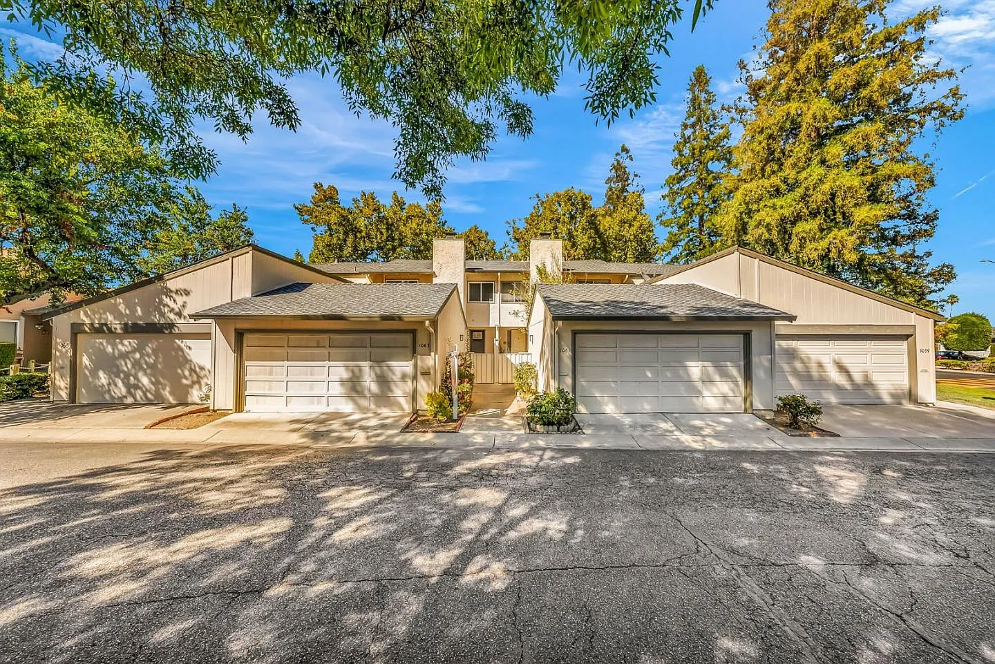 1063 Norfolk Dr photo 1