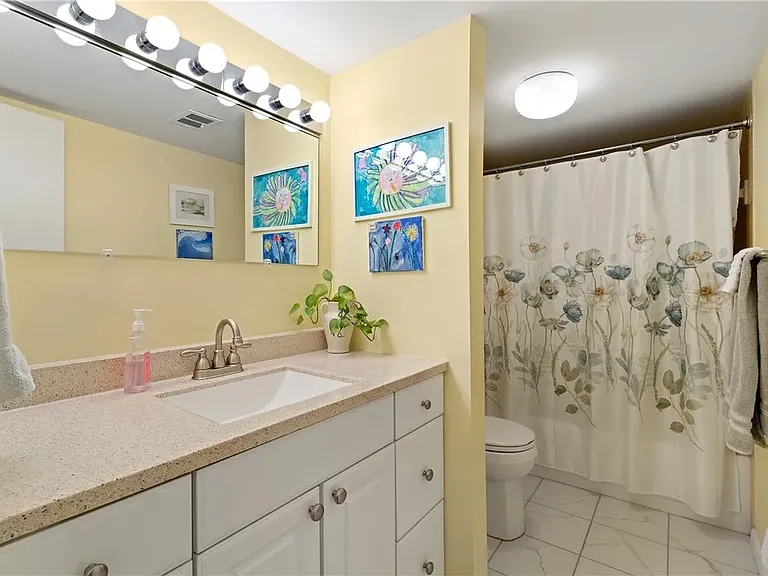 2120 Greentree Rd #705E — Photo 9