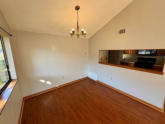 3rd image of 3102 Aspen Ct