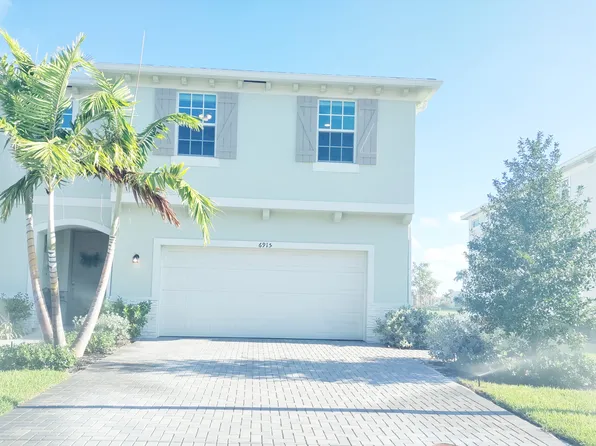 6915 Harbours Edge Ave, Lake Worth, FL 33467