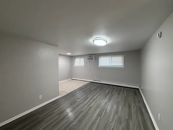 5712 Weymouth St #4, Philadelphia, PA 19120