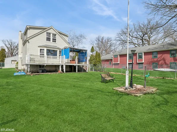 2311 Grove Ln, Cary, IL 60013
