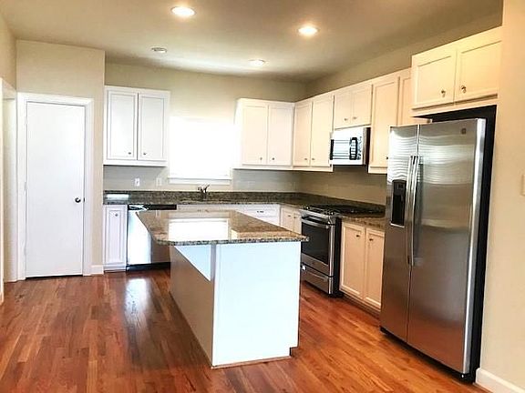 5th image of 11506 Main Elm Dr