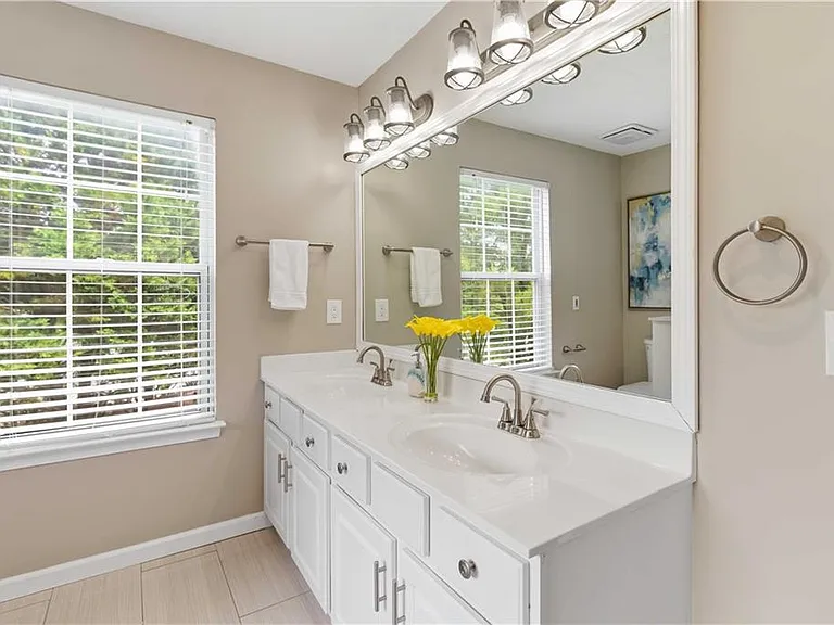 405 Plantation Way — Photo 25