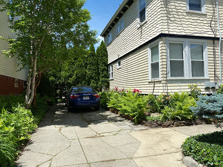 90 Chandler St — Photo 7