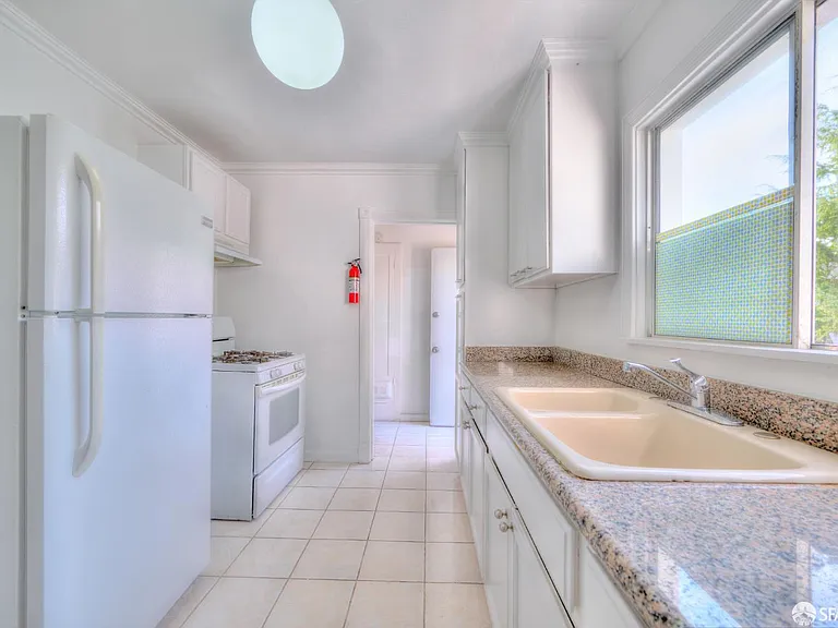 6029 Macarthur Blvd — Photo 9