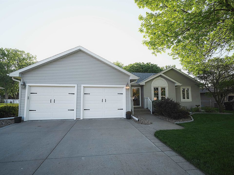1st image of 1306 N Laird Ave