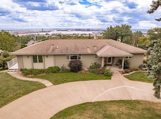 2608 W 9th St, Duluth, MN 55806