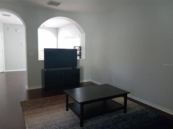 4th image of 1037 Blackwater Dr #3B