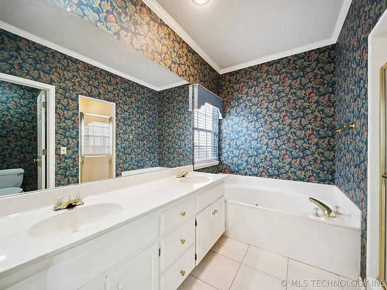 3010 E 90th Pl — Photo 9