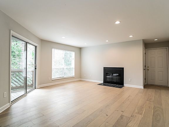 4th image of 7435 Ashfield Ct