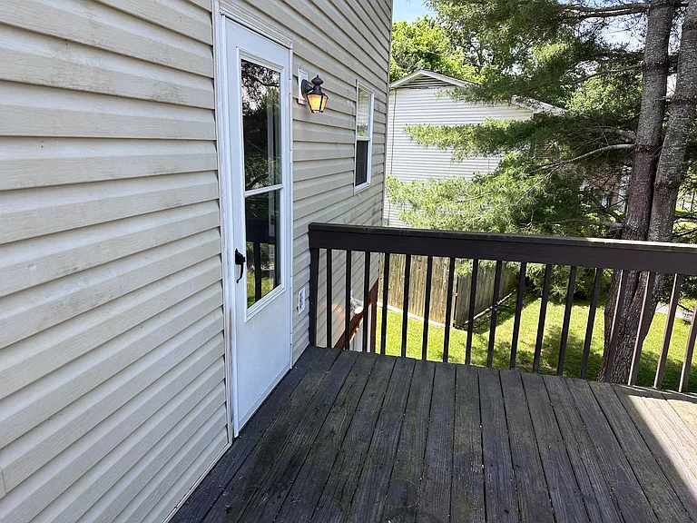 118 Glenstone Ct — Photo 9