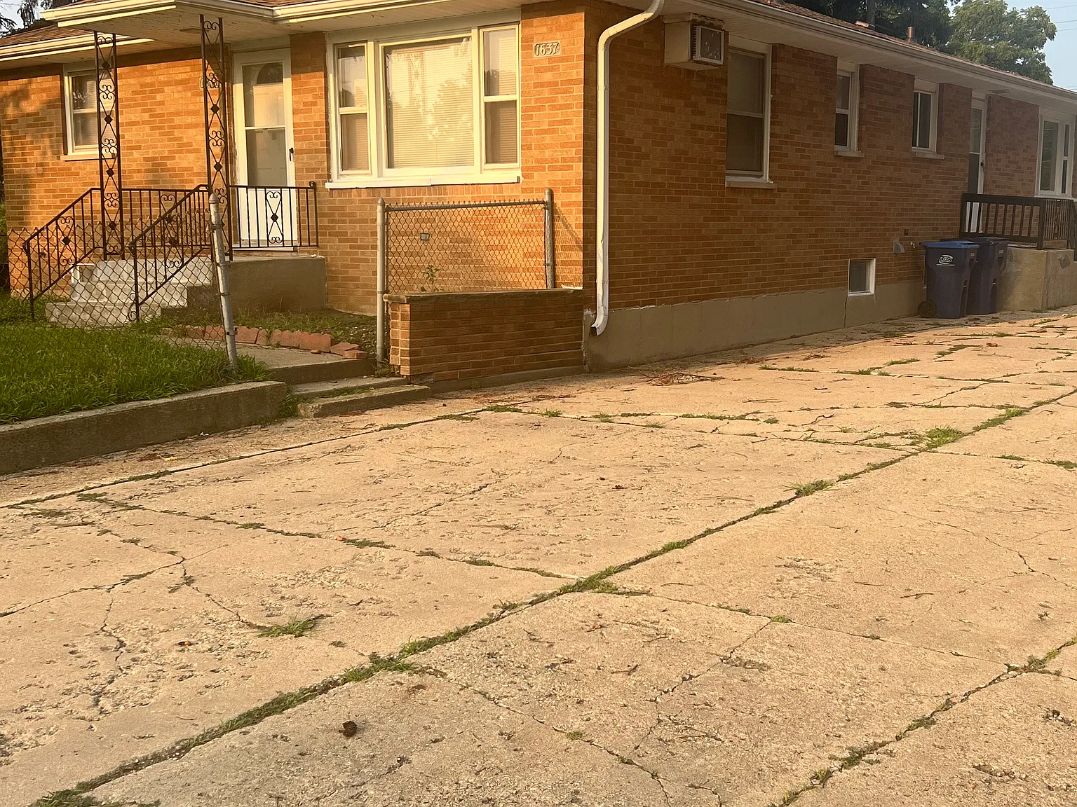 3 bed, 1000 sqft, $1,750 — Photo 1
