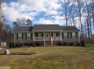 8108 Kelly Oak Dr, Browns Summit, NC 27214