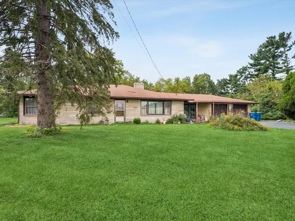 180 S Mineral Springs Rd, Porter, IN 46304
