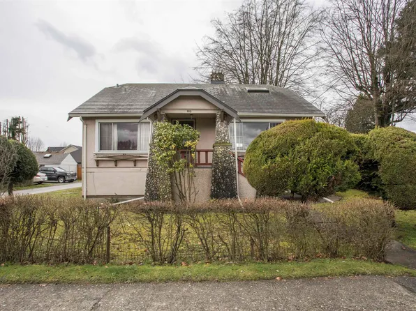 910 8th St, New Westminster, BC V3M 3T2