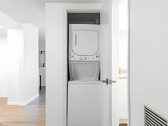 5th image of 112 Essex Ave #7-31D
