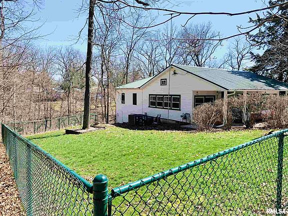 4th image of 1021 Sunny Knoll Dr