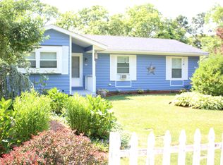 82 Rockledge Dr, North Falmouth, MA 02556