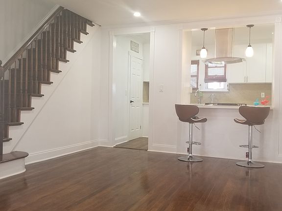 4th image of 56 New York Ave