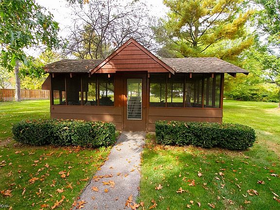 3rd image of 6689 Metro Park Dr