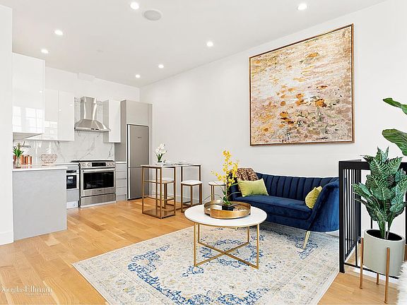 5th image of 5-28 47th Ave #1A