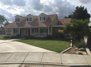 9026 Oak Brook Ct, Bakersfield, CA 93312