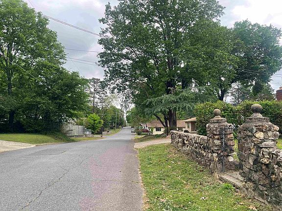 4th image of 315 Vineyard St