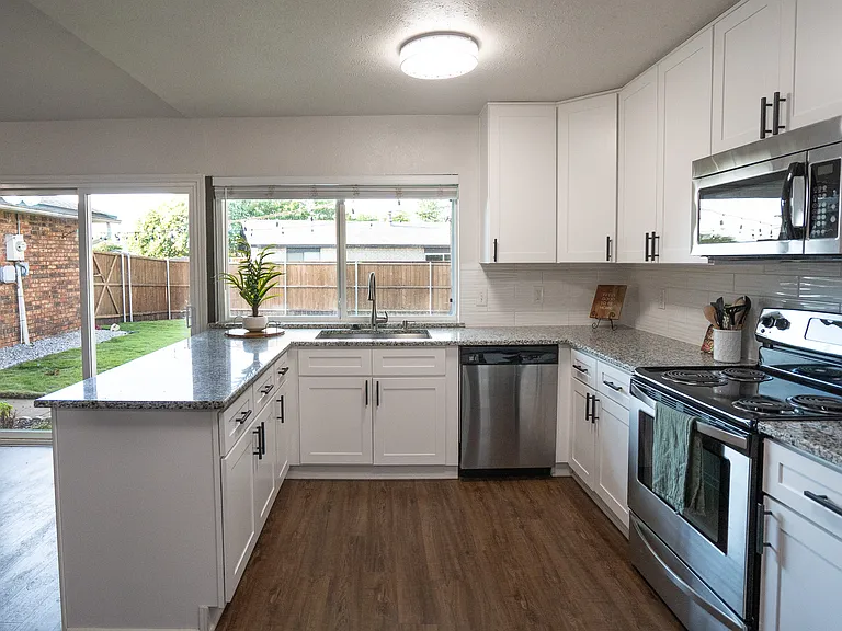 5097 Roberts Dr — Photo 9