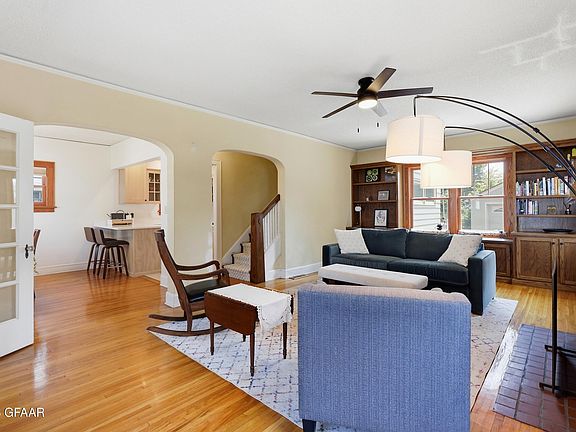 4th image of 109 Reeves Ct