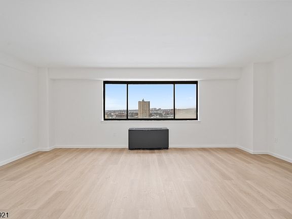 5th image of 275 Prospect St #16 M