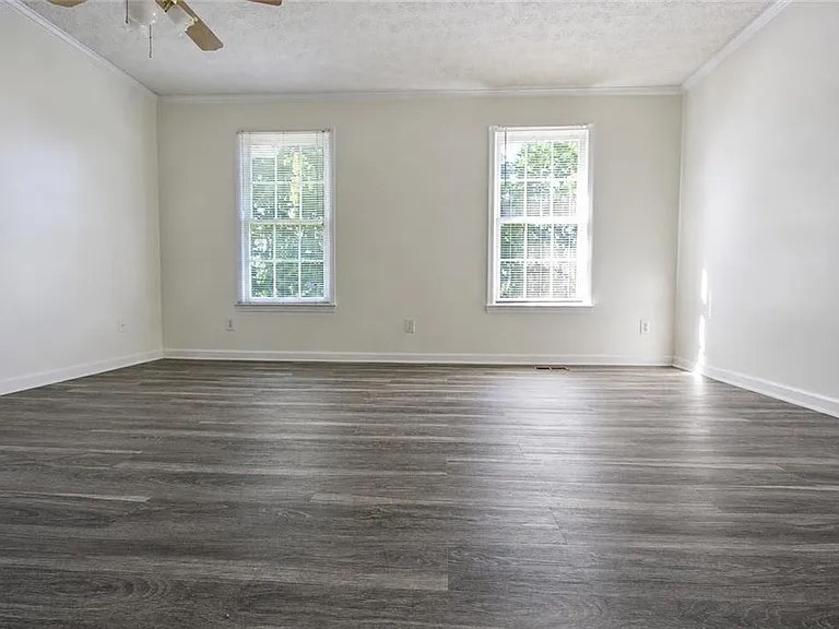 818 Springlake Rd — Photo 28