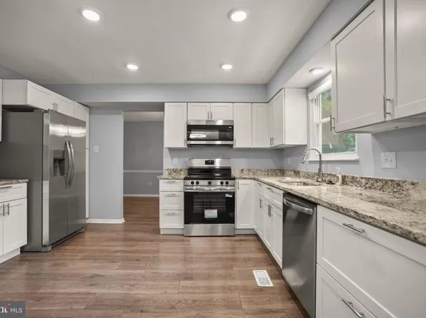 10 Iron Bolt Ct, Catonsville, MD 21228