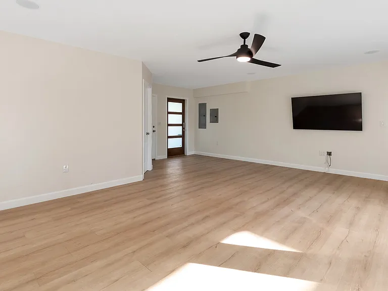 4487 W Berry Ave — Photo 10