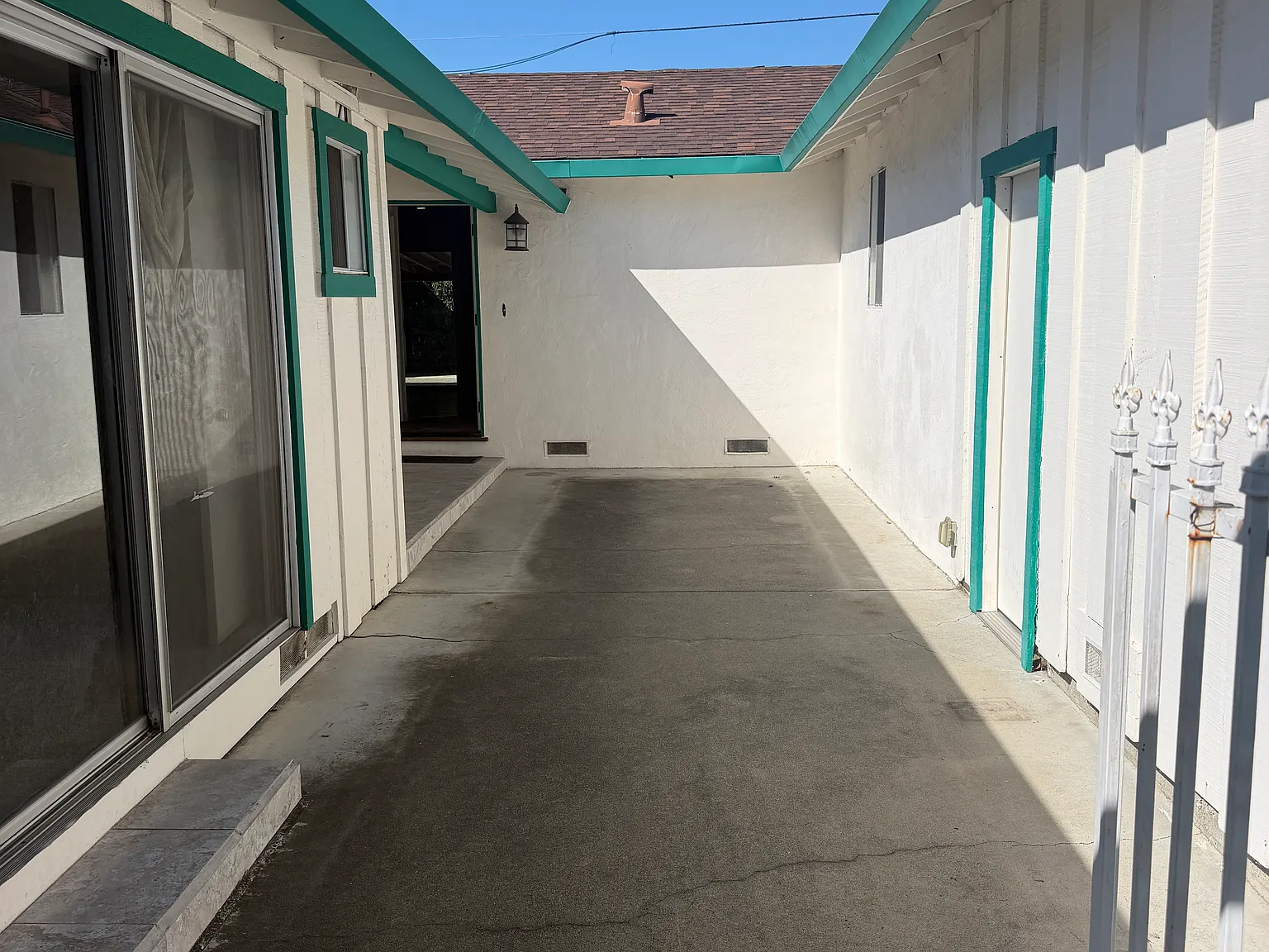 3 bed, 2.5 bath, 1836 sqft, $4,995 — Photo 4