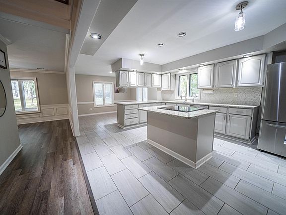 4th image of 3760 Vanderschaaf Dr