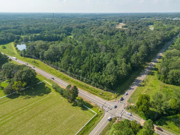 S Montgomery St, Starkville, MS 39759