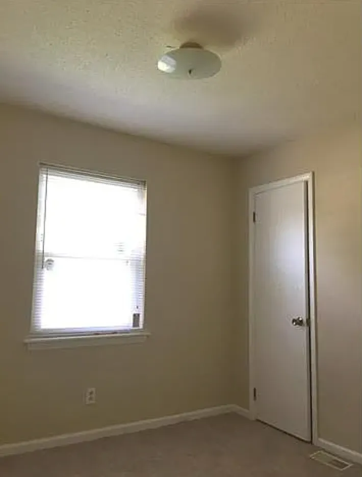 2 bed, 750 sqft, $1,050 — Photo 3