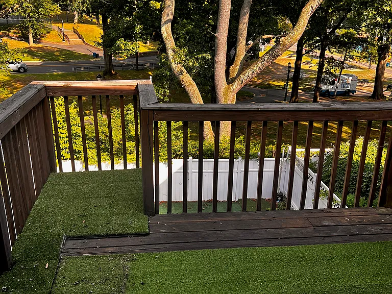 Deck with a beautiful view to the park