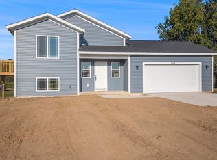 2208 26th St, Allegan, MI 49010