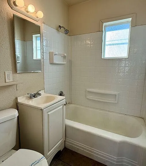 1233 W Pierce St #3 — Photo 9