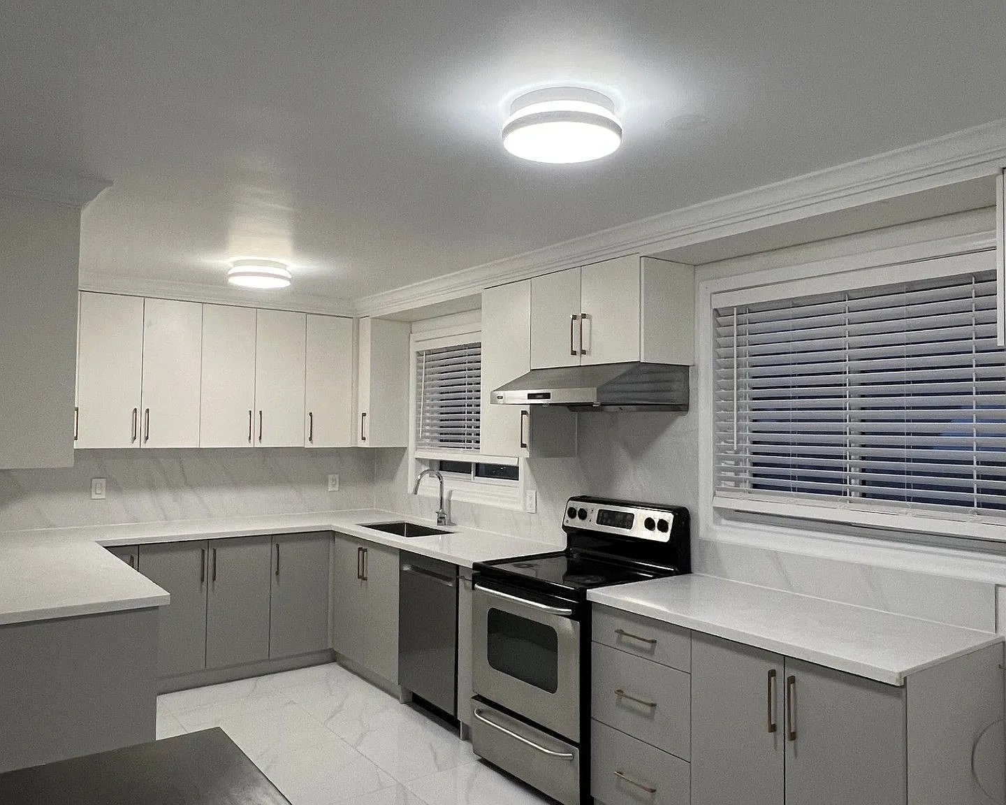 4 bed, $3,480 — Photo 1