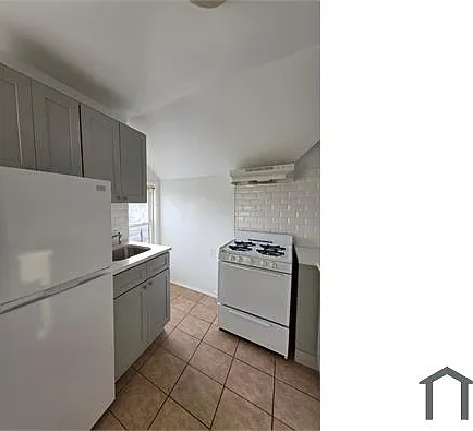 1 bed, $2,300 — Photo 4