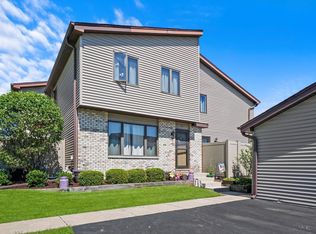 316 Circlegate Rd, New Lenox, IL 60451