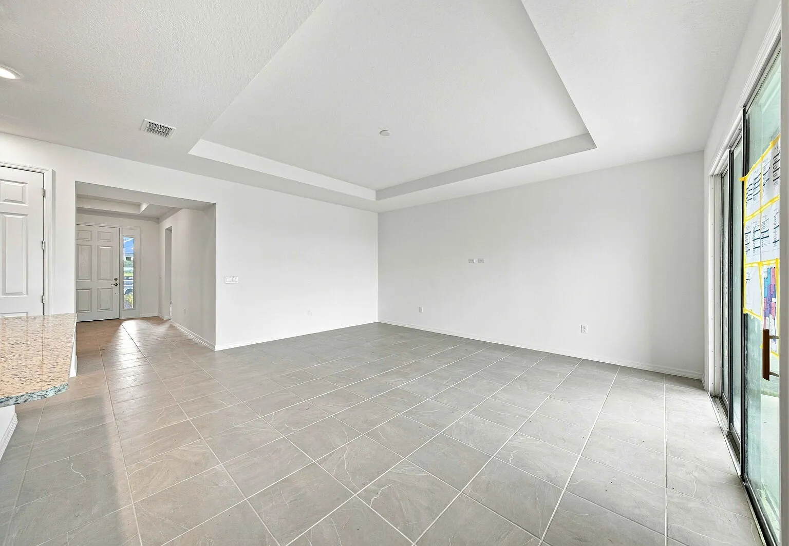 4 bed, 3.0 bath, 2000 sqft, $2,395 — Photo 4