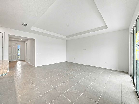 4th image of 5342 SW 71st Ave