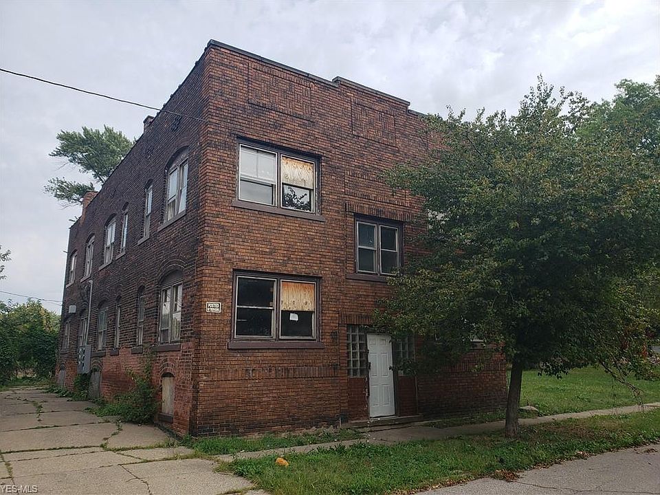 2nd image of 15213 Ridpath Ave