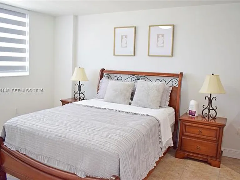 401 Ocean Dr #924 — Photo 9
