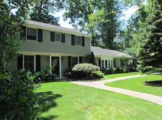 10 Bloomer Dr, Burlington, NJ 08016